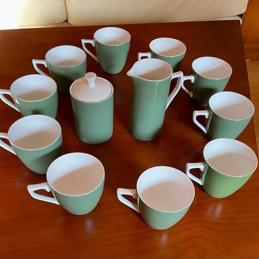 IDE Brothers of Japan Genuine Ironstone Ware 10 teacups, 1 creamer and 1 sugar